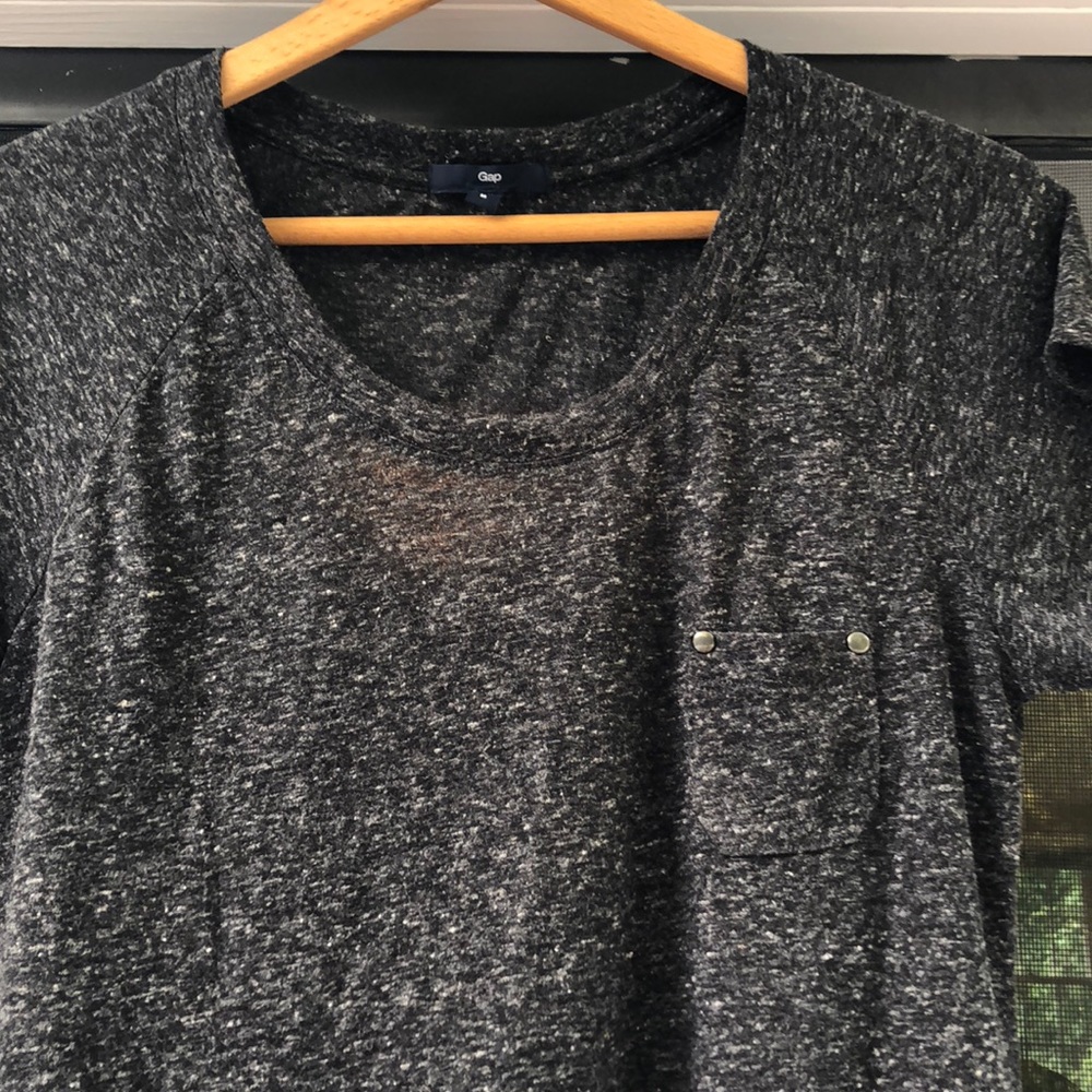Gap shirt